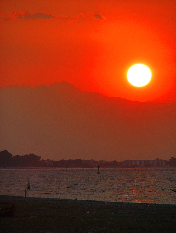 Rossano -Tramonto sulla  centrale termoelettrica